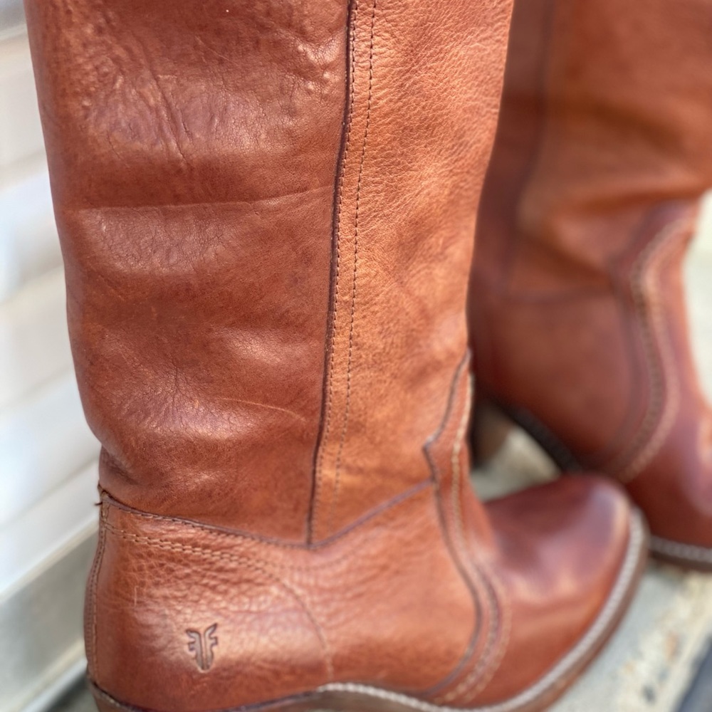 NWOT Frye Jane Boots
